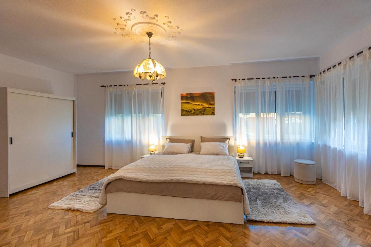 Holiday home Casuta Cu View